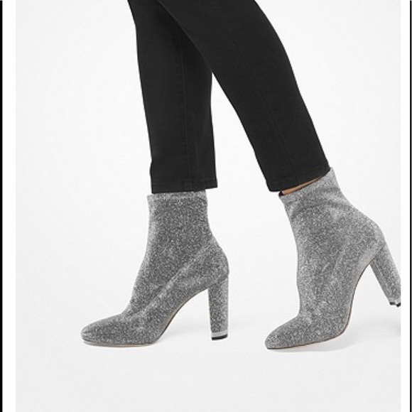 ♥️HOST PICK♥️ Michael Kors NWT Mandie Booties - Picture 2 of 6